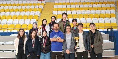Bayburt Fen Lisesi öğrencilerinden satrançta başarı