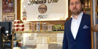 Dondurmalı irmik helvası iftarda hafif tatlı isteyenlerin tercihi olacak