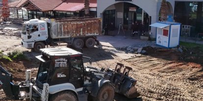 Ayvalık Deniz Hudut Kapısı önünde meydan düzenlemesi başlatıldı