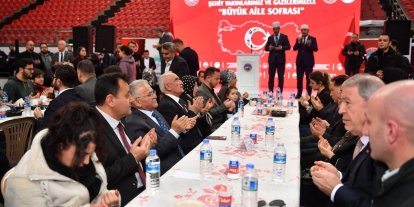 Kayseri protokolü, ilk iftarı şehit aileleriyle açtı