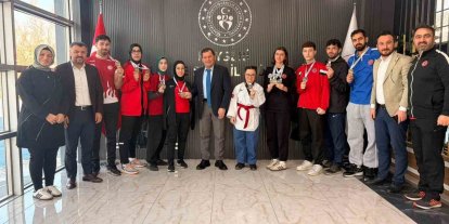 Kayserili İşitme Engelliler Taekwondo Sporcularından tarihi başarı