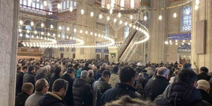 4 yıl aradan sonra Selimiye Camii’nde ilk cuma
