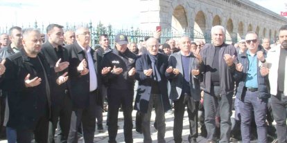 Beyşehir Gölü kıyısında rahmet ve berekete şükür için eller duaya açıldı