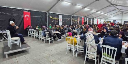 Asırlık vakıf geleneği yüzlerce vatandaşı aynı sofrada buluşturdu
