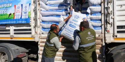 Büyükşehir’in üreticilere yem desteği devam ediyor