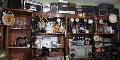 Antika tutkusu ile bodrum katını müzeye çevirdi