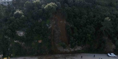 Bursa’da heyelan bölgesi temizlendi...Kayan bölge dron ile görüntülendi