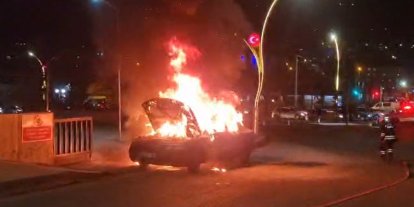 Yozgat’ta otomobil alev alev yandı