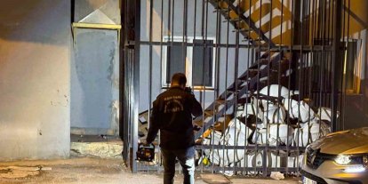 Tabancayla uğraşırken kendini vurdu, silahı yangın merdivenine sakladı