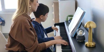 3 buçuk yaşında piyano çalmaya başladı, 8 yaşında satrançta 3 şampiyonluk yaşadı