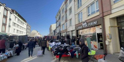 Pazar engelini aşamayan itfaiye, yangına ulaşmakta güçlük çekti