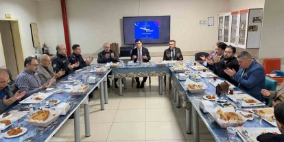 Çameli protokolü İmam Hatip Lisesinin iftarında öğrencilerle buluştu