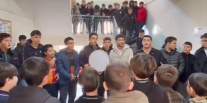 İlahi akımına Elazığ’da katıldı