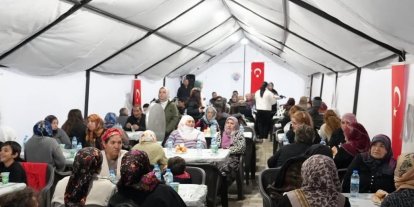 Başkan Bozkurt depremzedelerle iftarda buluştu