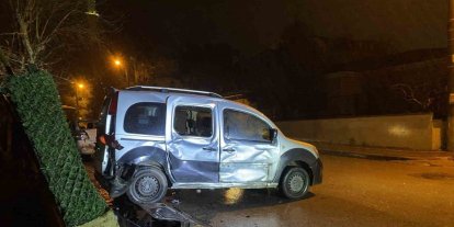 Kocaeli’de 3 aracın karıştığı zincirleme kazada sürücü kaçtı: 1 yaralı