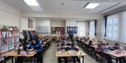 Kars Emniyeti’nden Öğrencilere Güvenlik Eğitimi