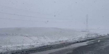 Türkiye’nin en kurak ilçelerinden Karapınar’da kar sevinci