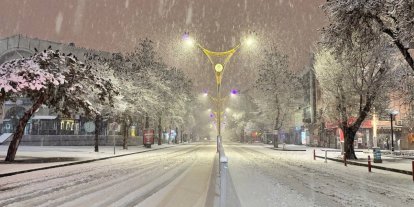 Erzincan’da kar yağışı hayatı olumsuz etkiledi