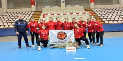 Eskişehir’deki liseden Hentbol Gençler Türkiye Şampiyonası’nda önemli başarı