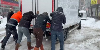 Erzincan’da kardan 516 köy yolu ulaşıma kapandı