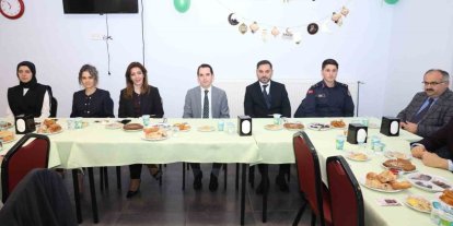 Gördes Huzurevi sakinleri iftar sofrasında buluştu