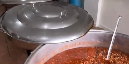 Patnos’ta belediyenin sıcak yemek hizmeti devam ediyor