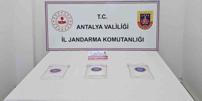 Antalya’da 1 kilo 810 gram uyuşturucu madde ele geçirildi
