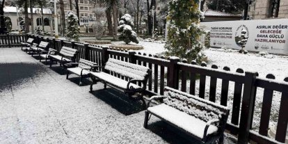 Tokat güne kar yağışıyla uyandı