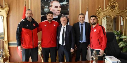 Avrupa Şampiyonu Mert Şişmanlar Yunusemre Belediyespor’da