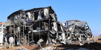 Başkan Şimşek’ten yangın çıkan TOKİ şantiyesinde inceleme