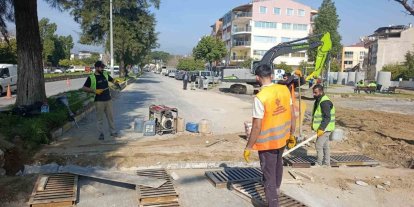 Büyükşehir ekipleri kentin dört bir yanında çalışmalarını sürdürüyor