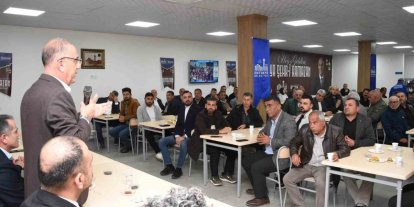 Başkan Yapar, mahalle muhtarlarıyla iftar programında bir araya geldi