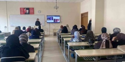 Erzincan emniyeti üniversite öğrencilerini uyuşturucuya karşı bilgilendirdi