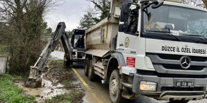 Soğukpınar Köyü’nde kanal temizliği çalışmaları sürüyor