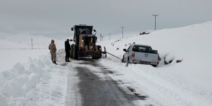 Iğdır’da kapalı 5 köy yolunda çalışmalar devam ediyor