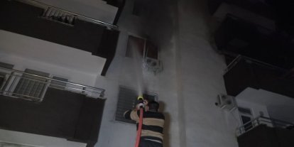 5 katlı binada korkutan yangın:2 kişi dumandan etkilendi