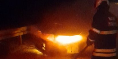 Altınözü’nde araç yangını