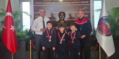 Paletli Yüzme Şampiyonasına GKV Özel Okulları damgası