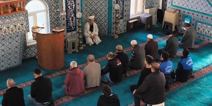 Genç hafızlar Ramazan’da camilerde mukabele okuyor