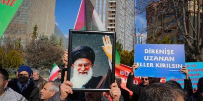 İran’ın Ankara Büyükelçiliği’nde bayraklar yarıya indi