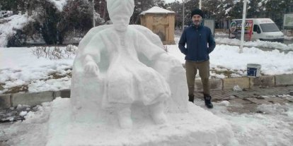 Erzincan’da kardan adam değil, kardan padişah