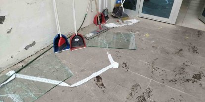 Amatör lig maçında olay çıktı: Musluklar söküldü, camlar kırıldı