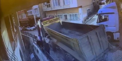 Kağıthane’de kayan hafriyat kamyonunu durdurmaya çalışırken aşağı düşen şoför hayatını kaybetti