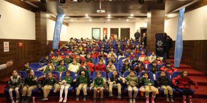 Başkan Çerçioğlu Koçarlı’da minikleri tiyatro ile buluşturdu