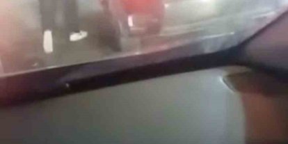 Bursa’da trafikte motosikletliye kadın sürücüden tekme ve tokatlı saldırı