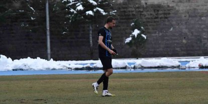 Utku Burak Kunduzcu kırmızı kart gördü