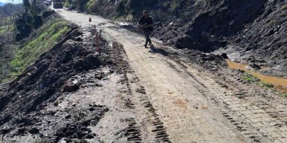 Demirhan ile Çobanlar arasındaki yol yeniden ulaşıma açıldı
