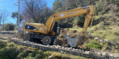 Buldan Göğüs Hastalıkları Hastanesi yolunun bakım ve onarımı yapılıyor