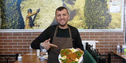 Gaziantep’te AB tescilli lahmacun sarımsaklı ve sebzeli yapılıyor