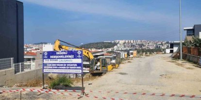 Kuşadası’nda yol yapım çalışmaları sürüyor